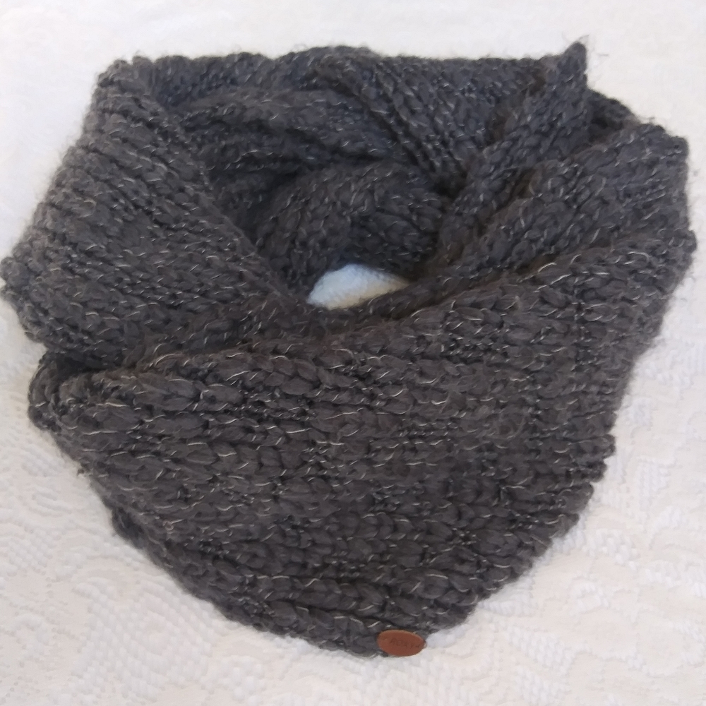 Roxy Chunky Knit Infinity Scarf Grey
